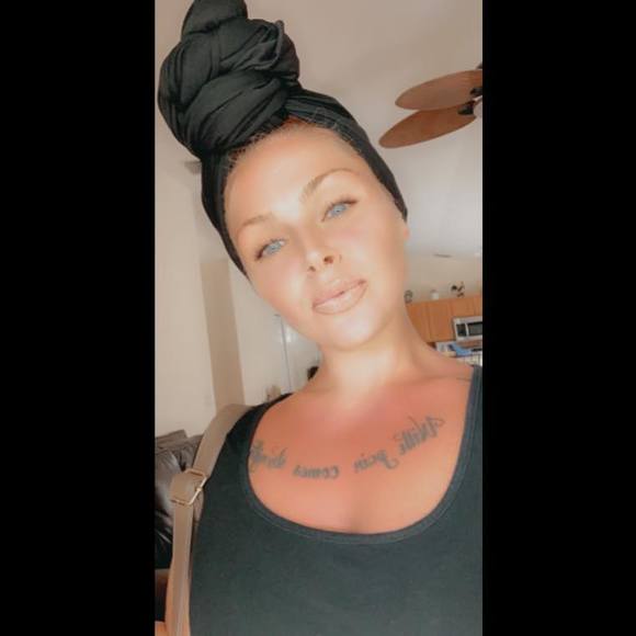 Poshmark profile picture for @navigation